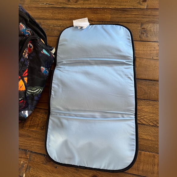 JuJuBe Social Butterfly BFF Backpack/Messenger Diaper Bag **READ DESCRIPTION!** - Picture 13 of 15